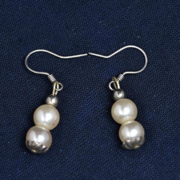 ⚠️add on + $1⚠️ handmade earrings - Picture 1 of 1